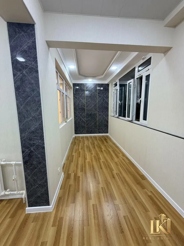 5 xonali, yangi ta’mirli va 2×6 katta balkonga ega, umumiy maydoni 100 m² bo‘lgan keng 4 qavatli uy sotiladi 6