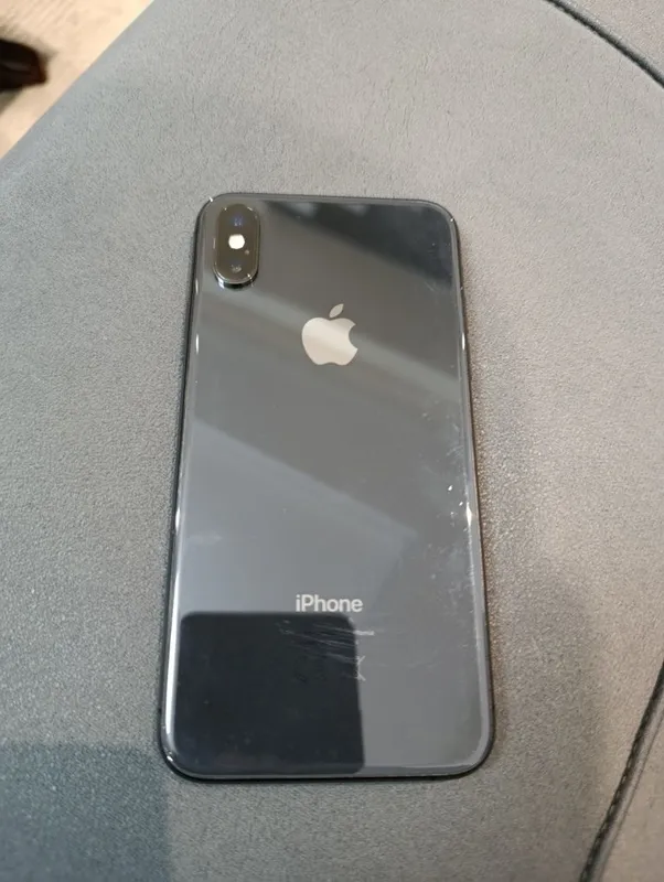 Iphone Xs sotiladi.