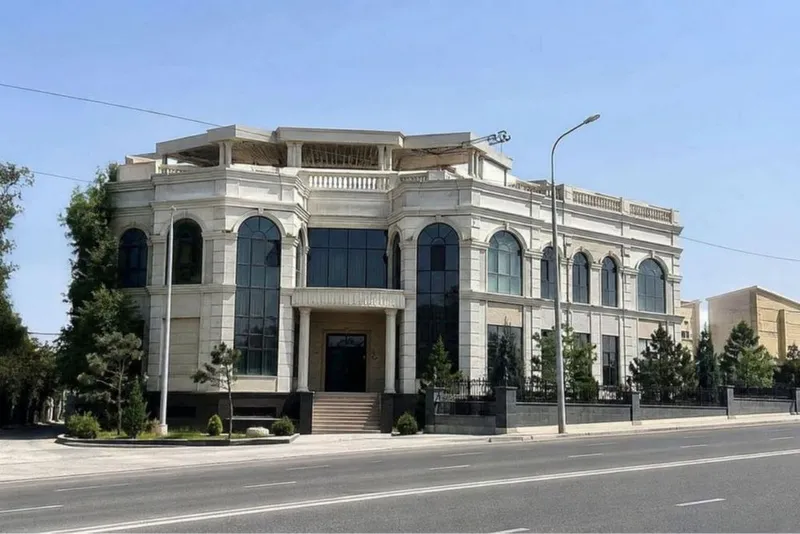 Продается Здание Узбум Гаи Вдоль Дороги