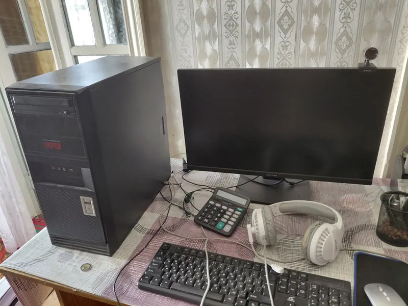 Xeon X3440|GTX 750 2GB|32GB| SSD 512GB|24 Monitor