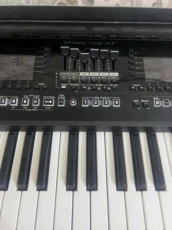 Roland E-7 klavish 2 Roland E-7 klavish 2