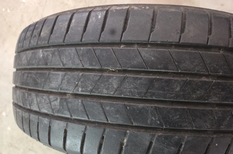 Шины Bridgestone. 215/55/R17 6 Шины Bridgestone. 215/55/R17 6