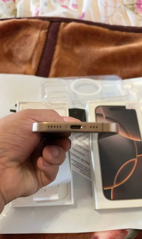 Iphone 16 pro 256 gb sim + esim 88 % batarea 6 Iphone 16 pro 256 gb sim + esim 88 % batarea 6