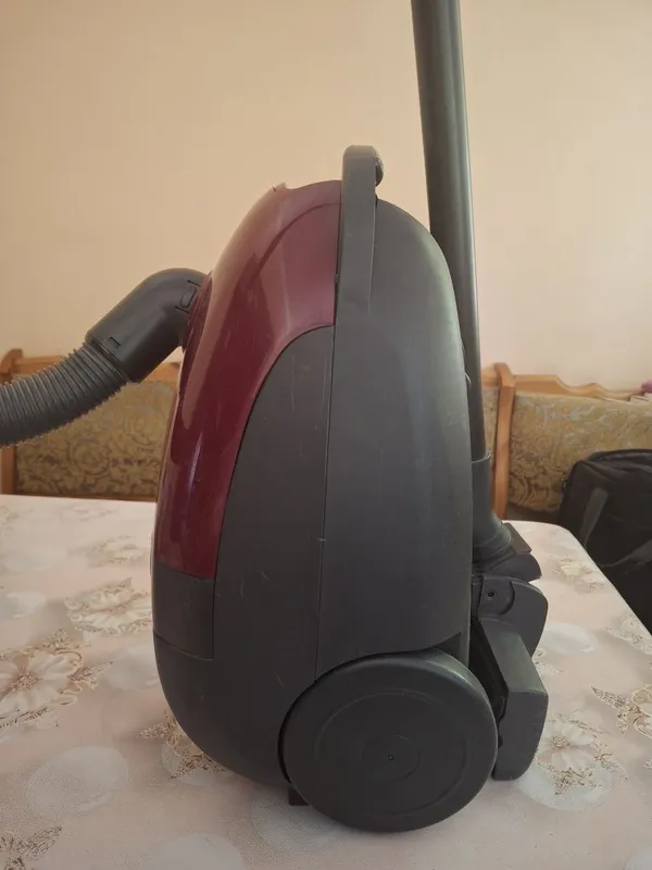 Продам LG пылесос 2