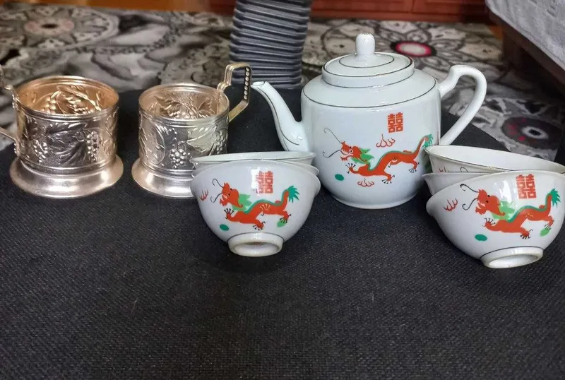 Набор чайный. чайник и 6 шт. пиал Китай, тонкий фарфор