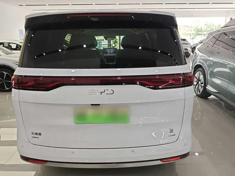 BYD Xia DM-i 1.5T 180km Beyond Edition — фото 3
