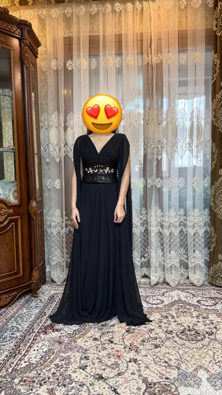 Продается платье. 2размера M, L. Цена 100$ за одно Продается платье. 2размера M, L. Цена 100$ за одно