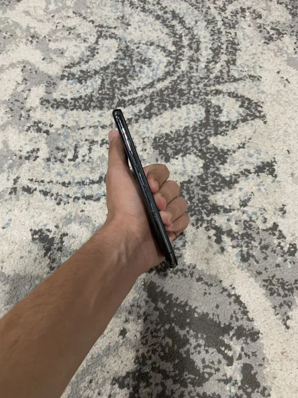 Iphone xs sotiladi — фото 1