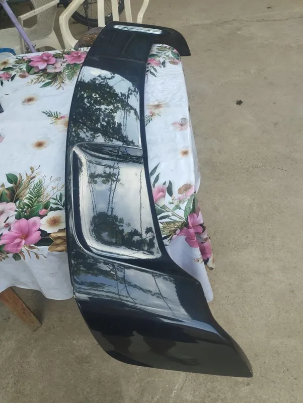 Продам сполер на багажник авто