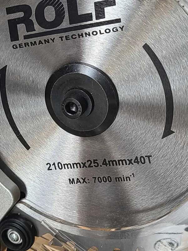 Tortsovka arra Rolf Top-210Q Торцовочная пила tarsovka 4