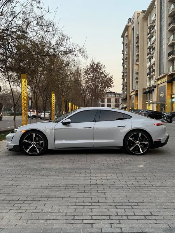 Продается свой Porsche Taycan — фото 1
