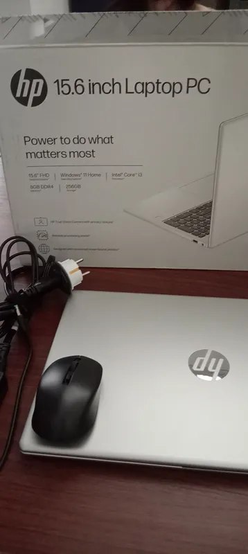 HP Laptop 15-fd0133wm, 8/256 GB 1