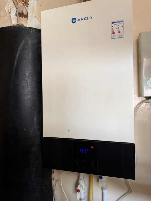 Газовый двухконтурный котёл ARCIO +стабилизатор IMIDI AVR 2
