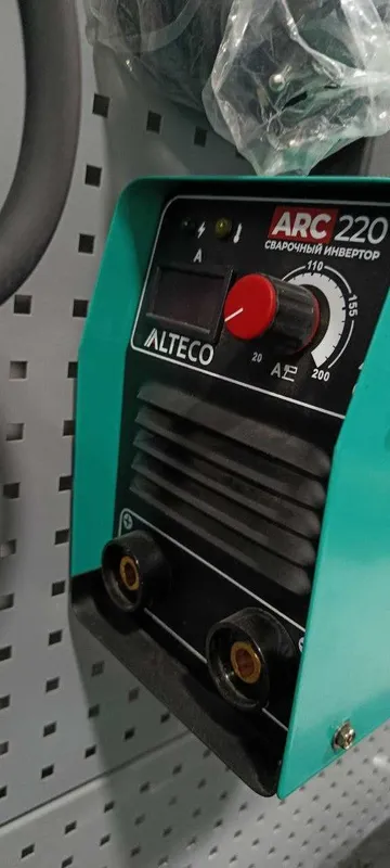 Сварочный инвертор ALTECO ARC 220 2
