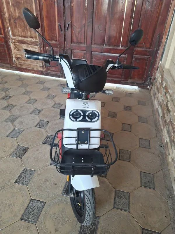 Elektro skuter ideal holatda xchqanaqa aybi yoq kelishtirib beraman 6