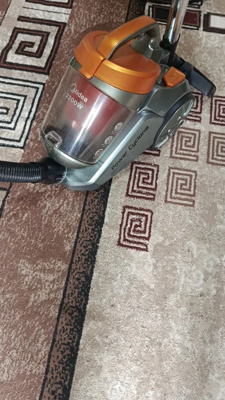 срочно продам пылесос Midea 2200w — фото 1