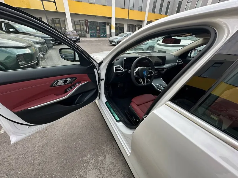 BMW I3 edrive 35L 8 BMW I3 edrive 35L 8