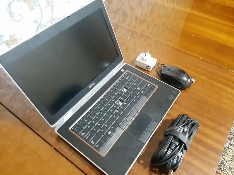 Dell Latitude E6430 (i7 / 8GB / 500GB) Dell Latitude E6430 (i7 / 8GB / 500GB)