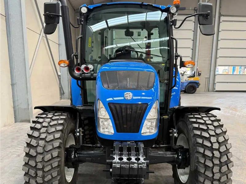 Трактор колесный New Holland T4.75 — фото 2