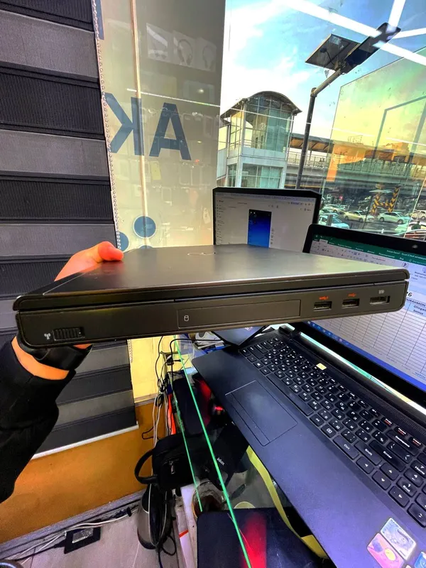 Dell precision m-4700 core i 7 3740 16gb — фото 4