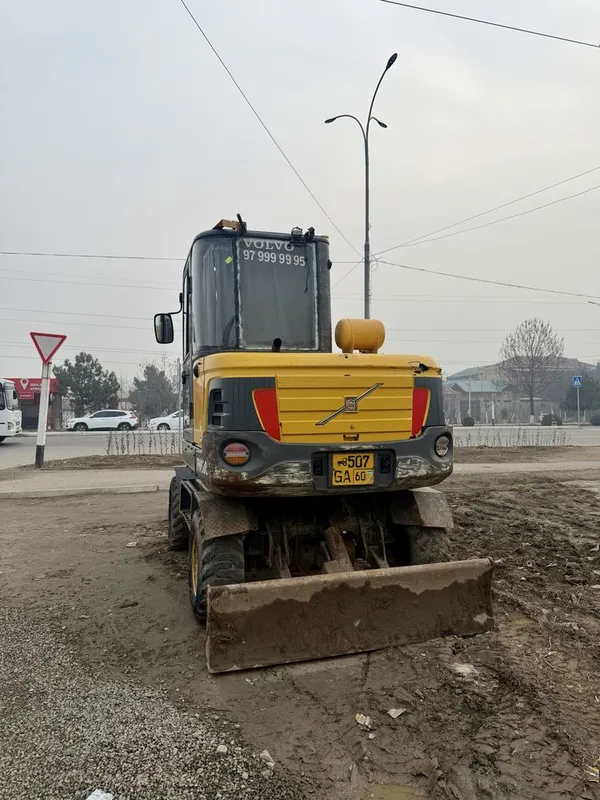 Volvo mini ekskavator sotladi 4 Volvo mini ekskavator sotladi 4