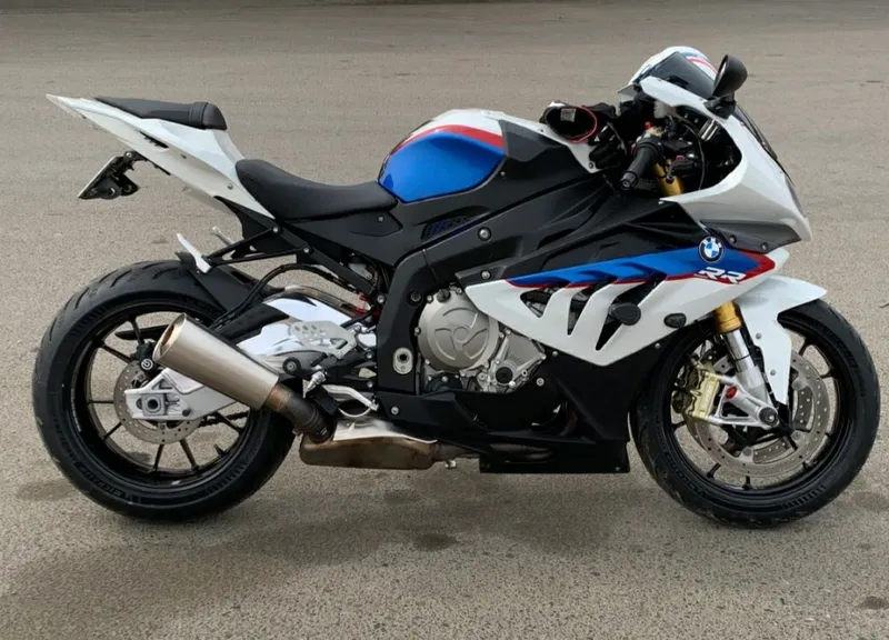 продам BMW S1000RR задний пластик 1 продам BMW S1000RR задний пластик 1