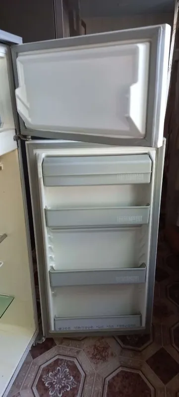 Холодильник в хорошем состоянии продам 3 Холодильник в хорошем состоянии продам 3
