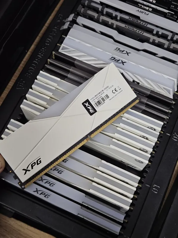 DDR4 8g 3200hz есть количество