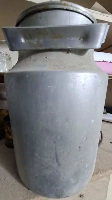 Продам б/у алюминиевую флягу 40л и бидон 10л