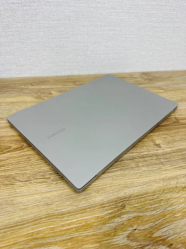 Продам ноутбук Samsung Book go 2