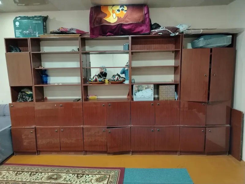 Shkaf. sotiladi 5 ga bo'lingan
