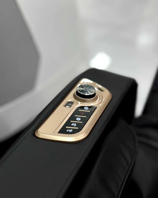 Премиальное массажное кресло Renomax R-015 с планшетом (Доставка есть) 4