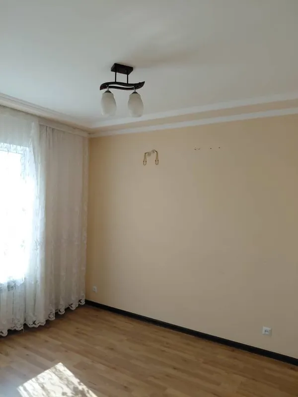 Продаётся 2-х комнатная квартира в центре Кибрая — фото 3