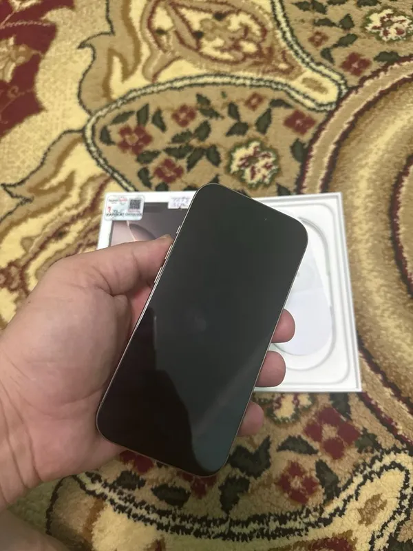 Phone 16 pro sotiladi 128 gb 93 emkost ideal holatda — фото 1