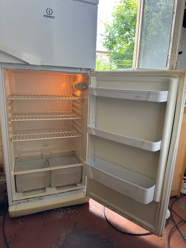 Холодильник Indesit отличный 2 Холодильник Indesit отличный 2