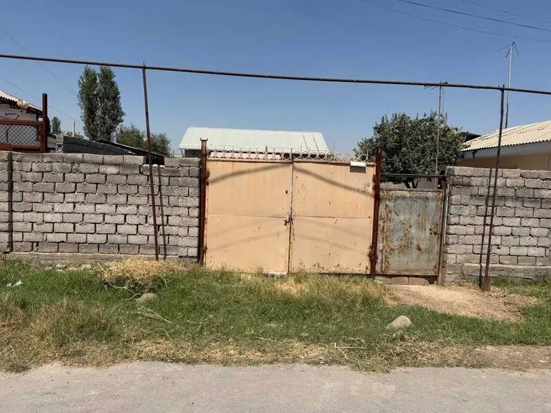 Уй сотилади. Юқори чирчиқ тумани, Наврўз МФЙ, Чарос кўчаси, 27-уй 2 Уй сотилади. Юқори чирчиқ тумани, Наврўз МФЙ, Чарос кўчаси, 27-уй 2