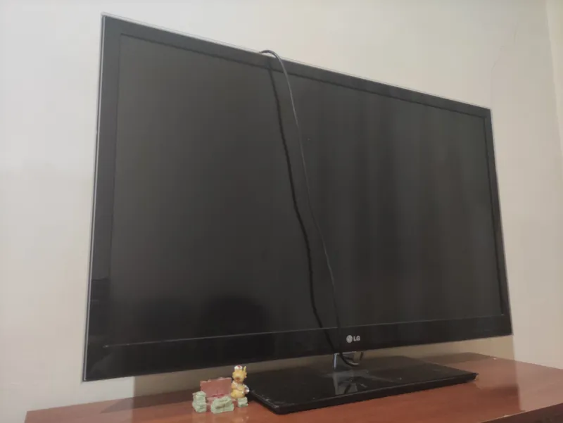 LG телевизор