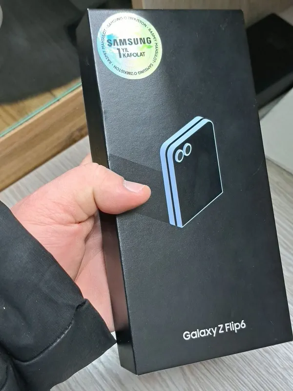 Samsung Z Flip6 память 12/512GB 1
