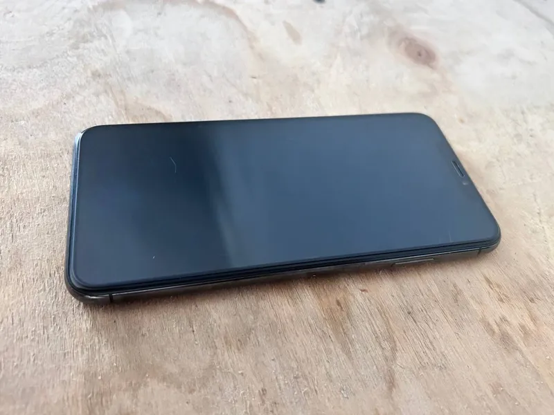 Aksiya IPhone XS max 6 Aksiya IPhone XS max 6