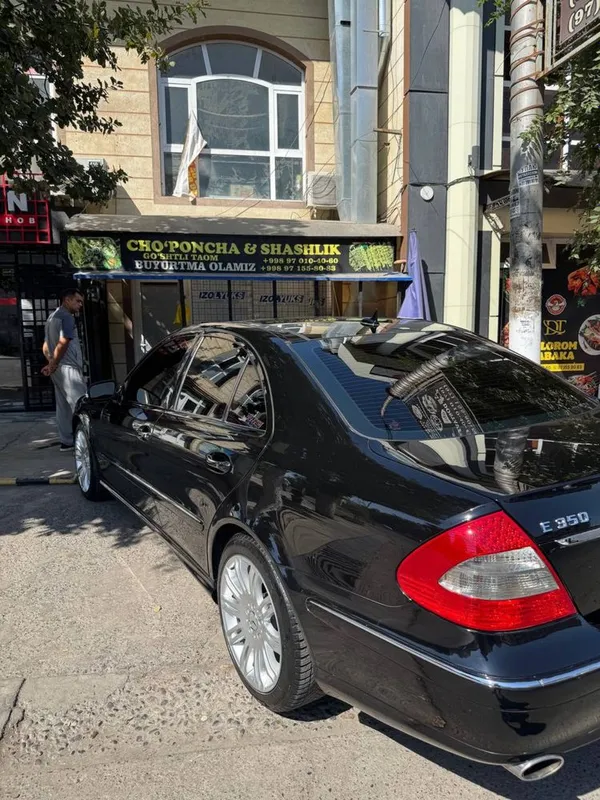 W211 Mersedes Benz 5