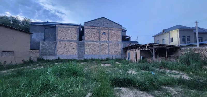 Хасанбой Пост Гаи 1км катта йолдан 3.5сотих фасад 15м+ камуникациа 2