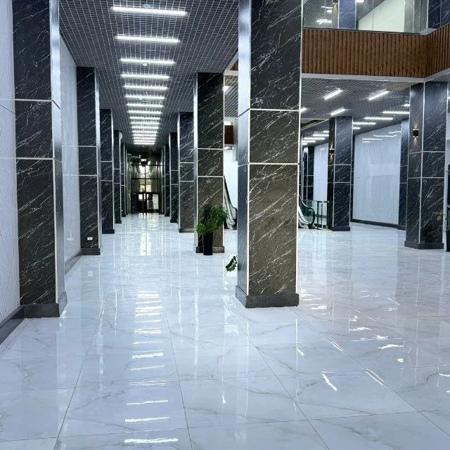 Buxara city karvon shoppingdan magaziin sotiladi 4