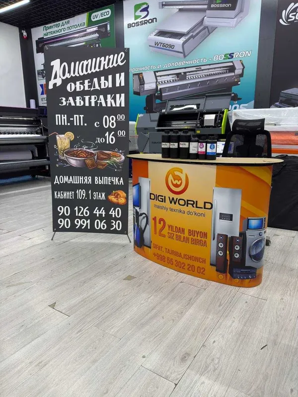 Promo stol magnitli konstruksiya reklama uchun 2
