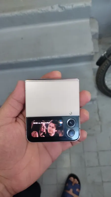 Samsung Z Flip 4 256 ГБ 2 Samsung Z Flip 4 256 ГБ 2