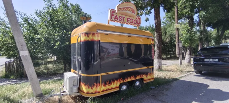 Fast fud trak sotiladi