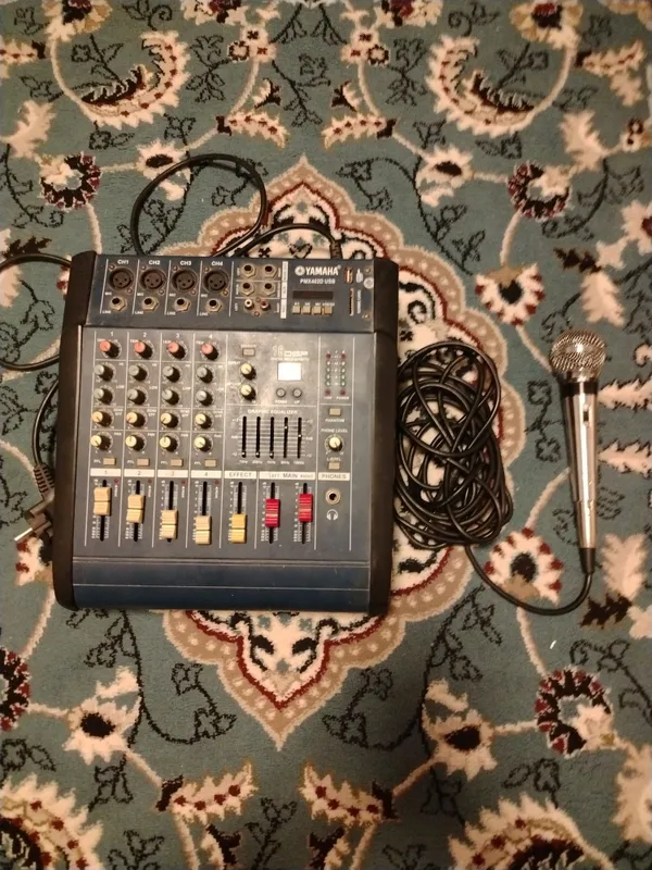 YAMAHA PMX402D USB. Simli dinamik mikrofon.