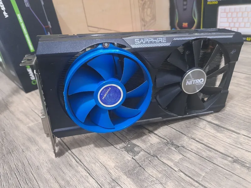 Продам видеокарту Sapphire Radeon r9 380 2GB.