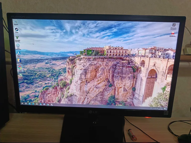 Монитор 22" LG Flatron E2242C Full HD 1920x1080 1 Монитор 22" LG Flatron E2242C Full HD 1920x1080 1