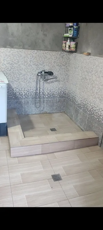 Ibn sino taxta bozor yonida ajoyib xovli sotiladi — фото 4