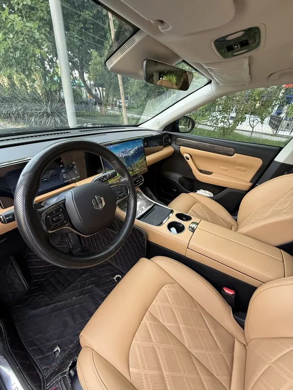 Leapmotor C11 Gibrid 300km Full 2024/25 — фото 4